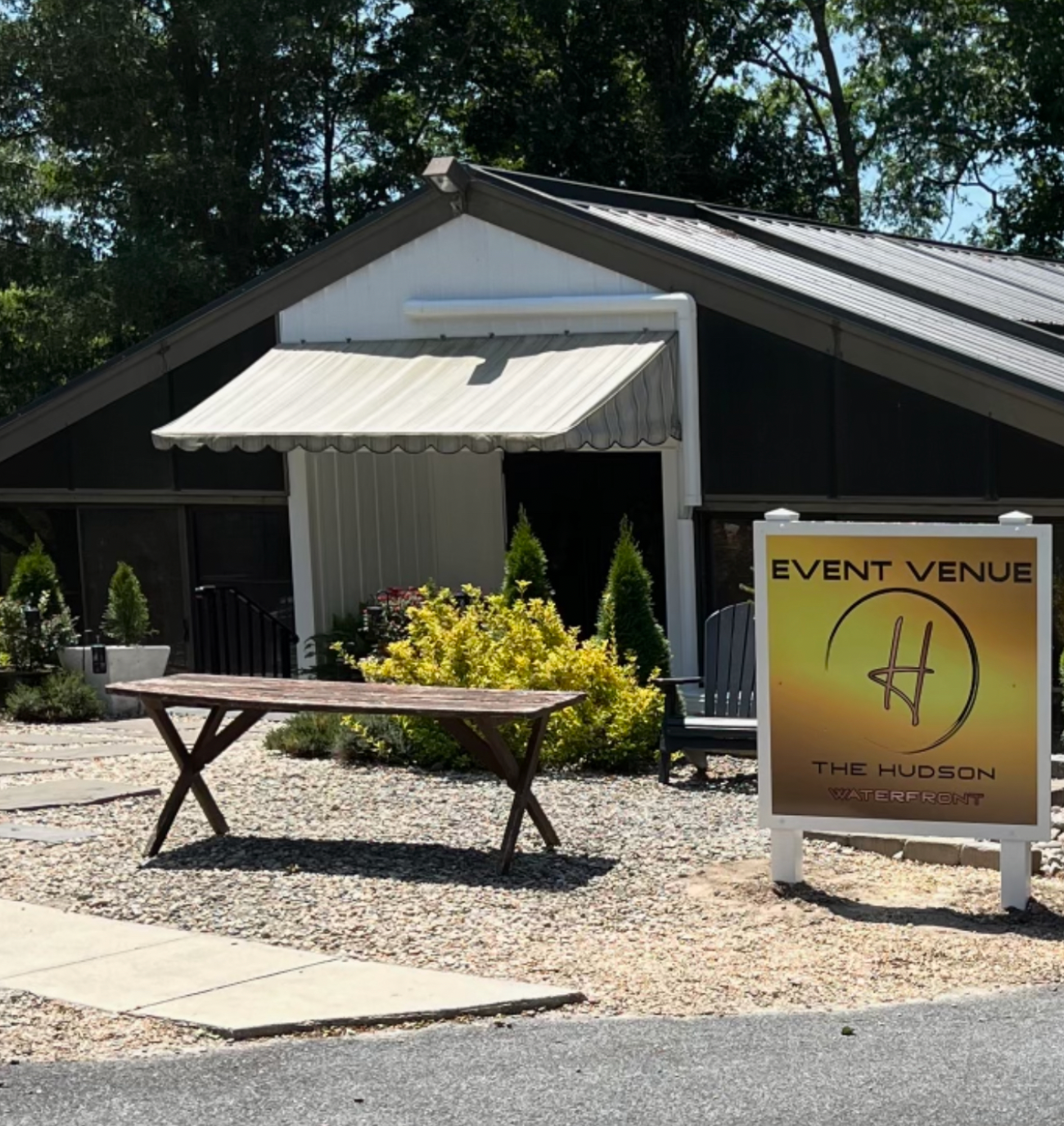 Business and Storefront Signs